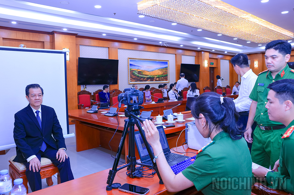 Đảng bộ cơ quan Ban Nội chính Trung ương hoàn thành đổi Thẻ đảng viên cho 100% đảng viên trong Đảng bộ