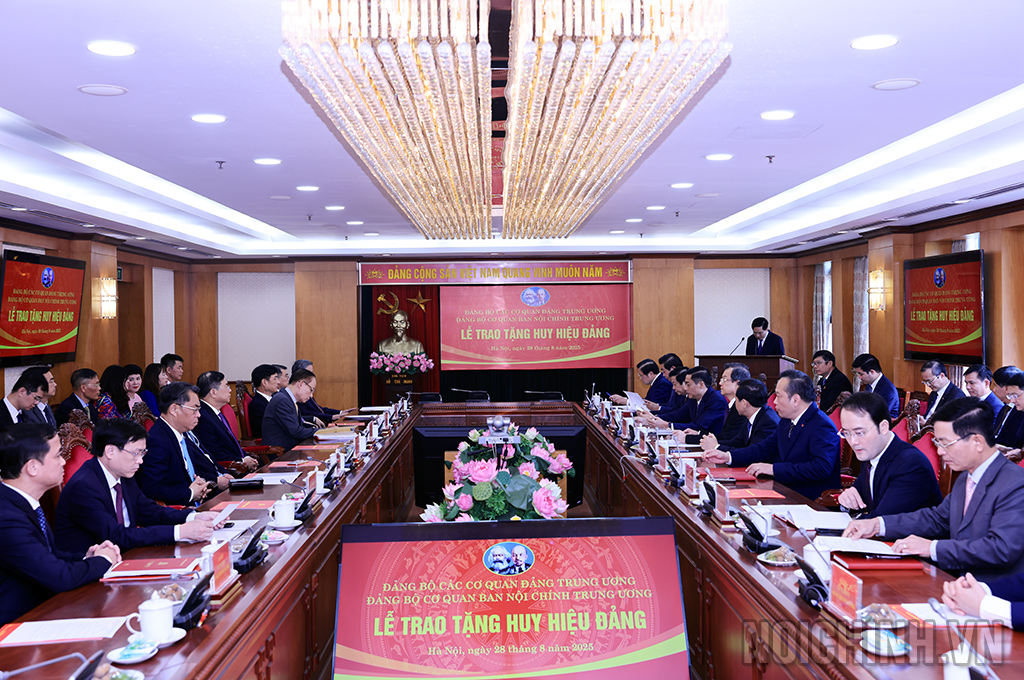 Quang cảnh buồi Lễ