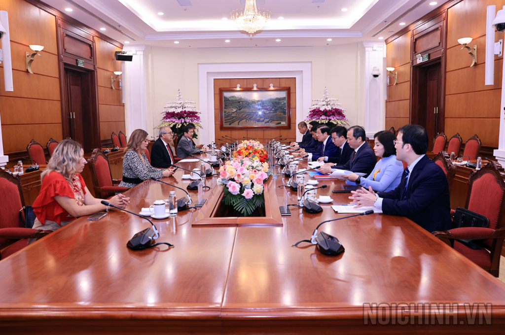 Quang cảnh buổi tiếp