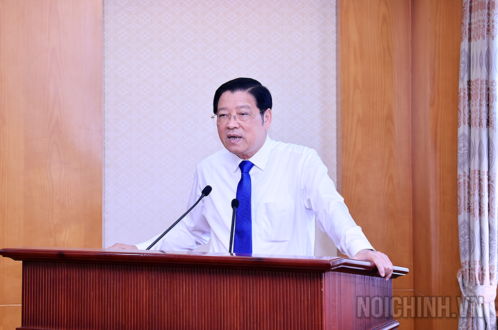 Đồng chí Phan Đình Trạc Ủy viên Bộ Chính trị, Bí thư Trung ương Đảng, Trưởng Ban Nội chính Trung ương phát biểu giao nhiệm vụ