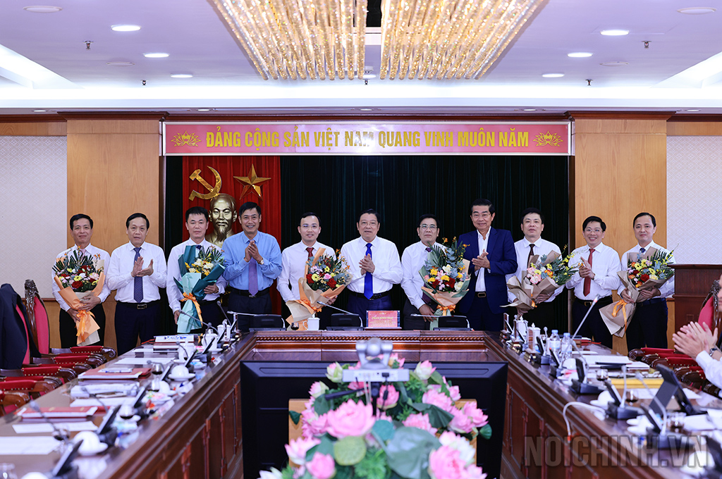 Lãnh đạo Ban Nội chính Trung ương chúc mừng các đồng chí Phó Vụ trưởng và đồng chí Phó Chánh Văn phòng Ban