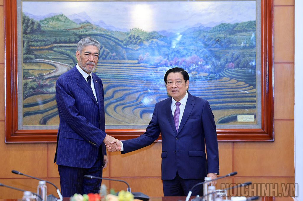 Đồng chí Phan Đình Trạc, Ủy viên Bộ Chính trị, Thường trực Ban Bí thư, Trưởng Ban Nội chính Trung ương và đồng chí Mejia Abreu Jose Miguel, Tổng Bí thư Đảng Phong trào cánh tả thống nhất Cộng hòa Dominica (MIU) tại buổi tiếp