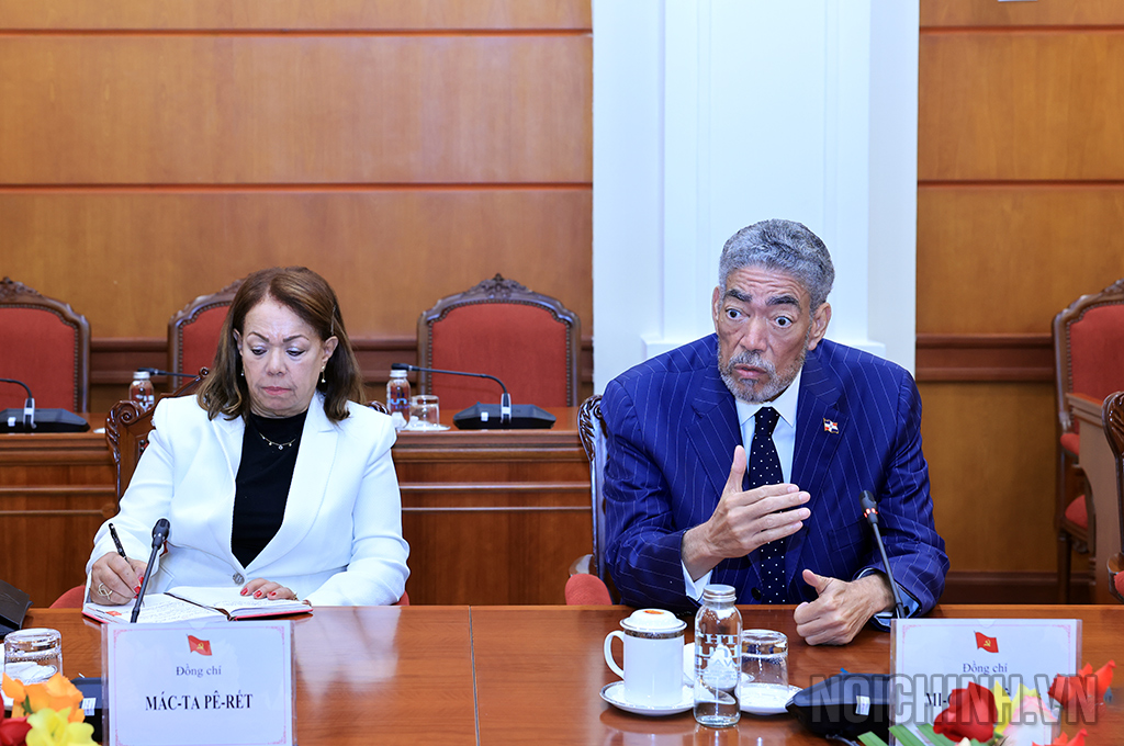 Đồng chí Mejia Abreu Jose Miguel, Tổng Bí thư Đảng Phong trào cánh tả thống nhất Cộng hòa Dominica (MIU) phát biểu