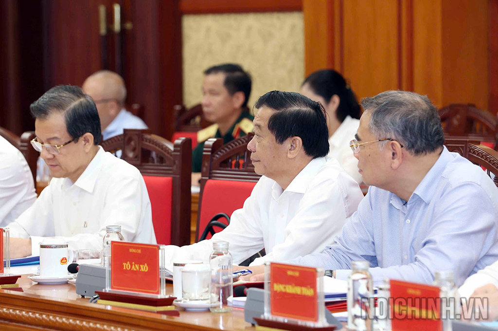 Các đồng chí tham dự Cuộc họp