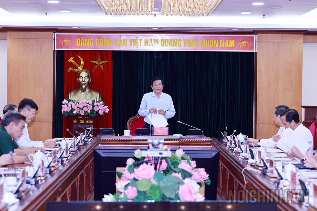 Đồng chí Bùi Văn Nghiêm, Ủy viên Trung ương Đảng, Phó Trưởng Ban Nội chính Trung ương phát biểu kết luận