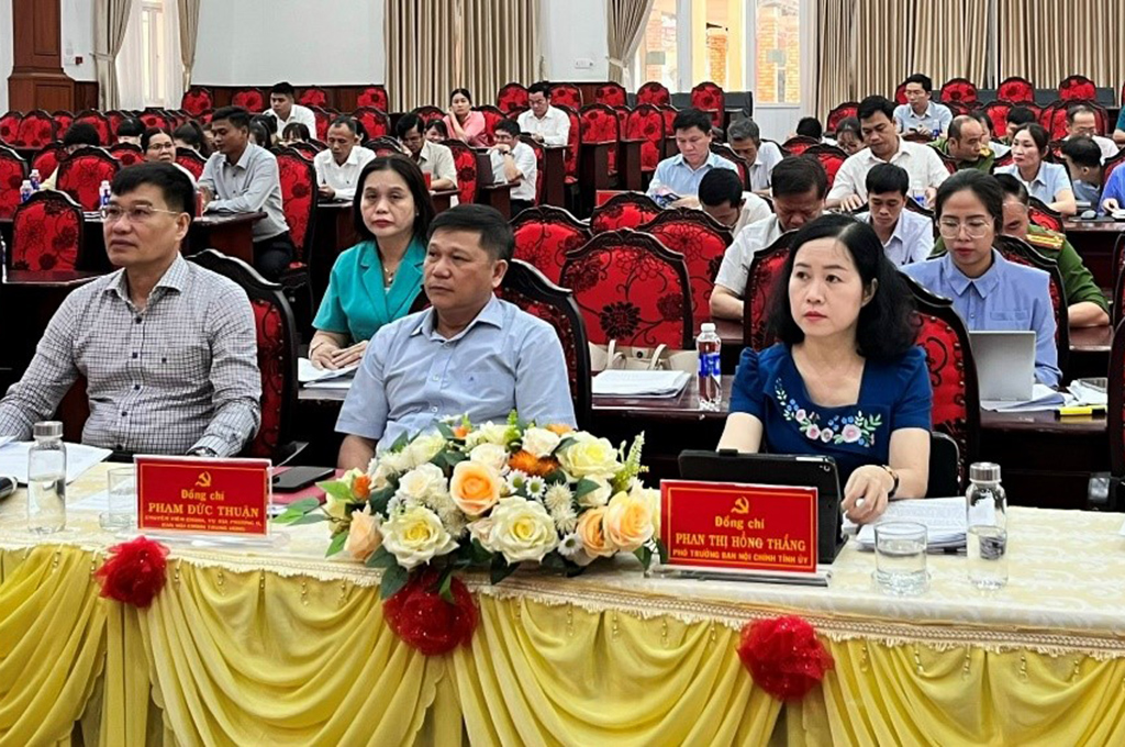 Các đại biểu dự Hội nghị tại Cụm đìa bàn số 4