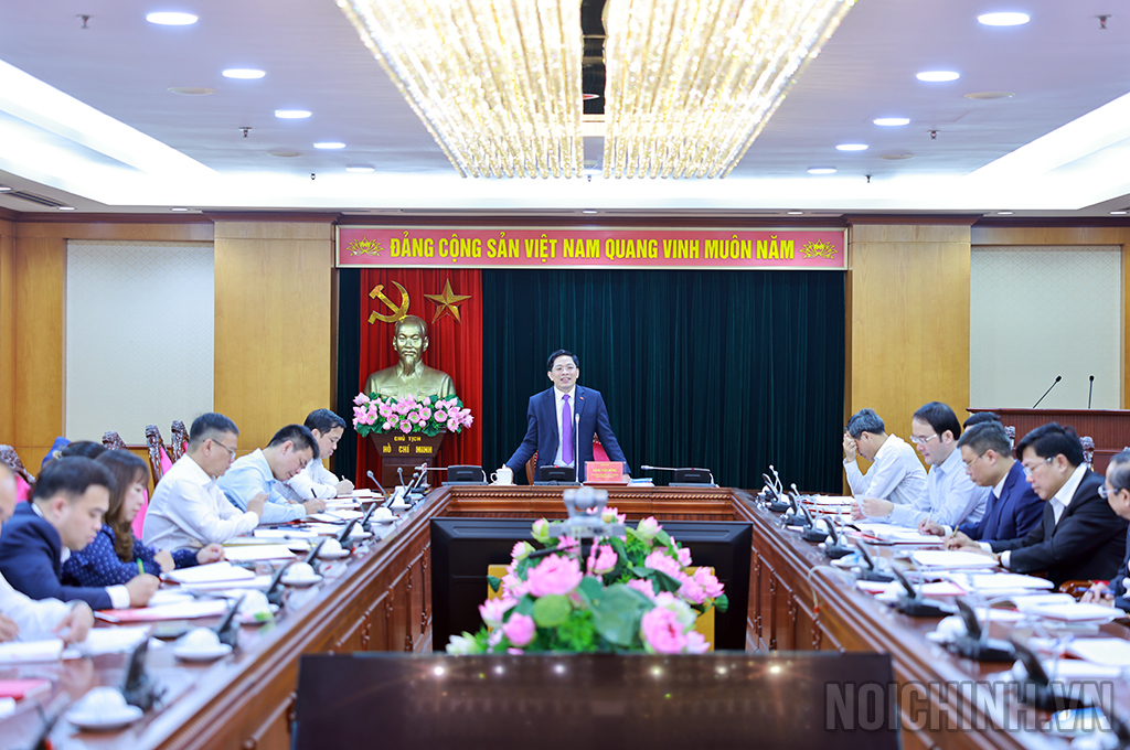 Đồng chí Đặng Văn Dũng, Phó Trưởng Ban, Bí thư Đảng ủy cơ quan chủ trì Hội nghị.