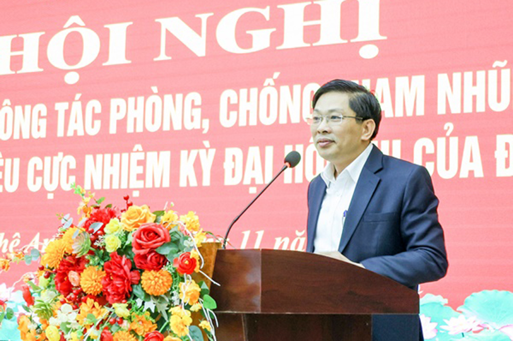 Đồng chí Đặng Văn Dũng, Phó Trưởng Ban Nội chính Trung ương phát biểu tại Hội nghị