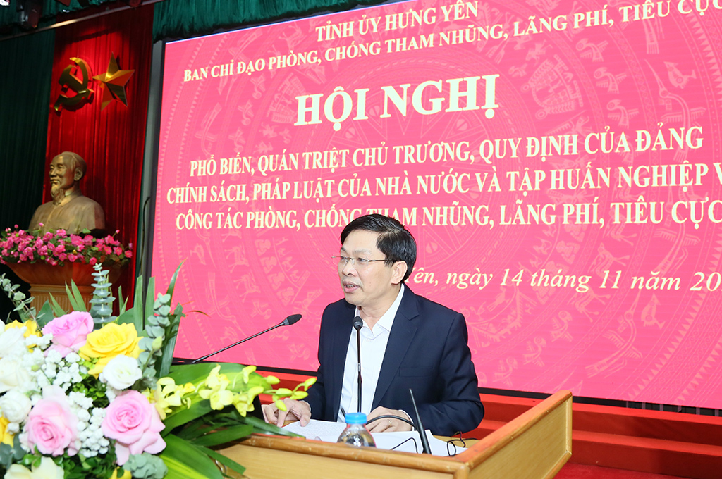 Đồng chí Đặng Văn Dũng, Phó Trưởng Ban Nội chính Trung ương phát biểu tại Hội nghị