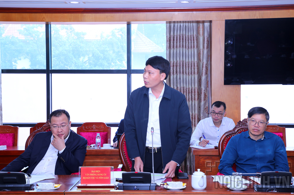 Đồng chí Trịnh Văn Tân, Phó Chánh Văn phòng Đảng ủy, Bộ Dân tộc và Tôn giáo