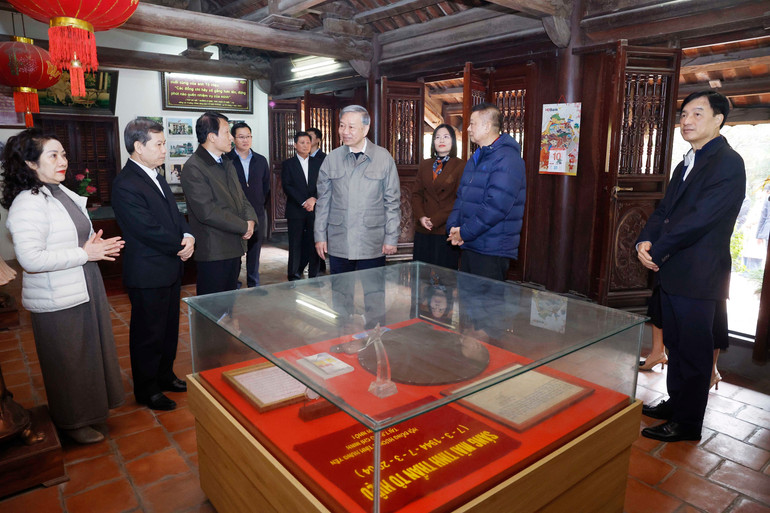 Đồng chí Tổng Bí thư Tô Lâm và Đoàn công tác thăm Khu lưu niệm đồng chí Tô Hiệu, tỉnh Hưng Yên