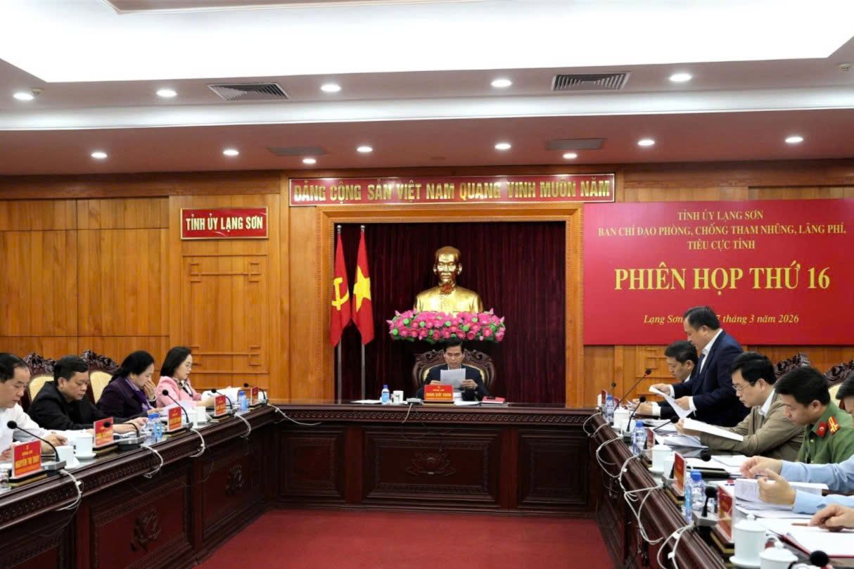 Quang cảnh Phiên họp