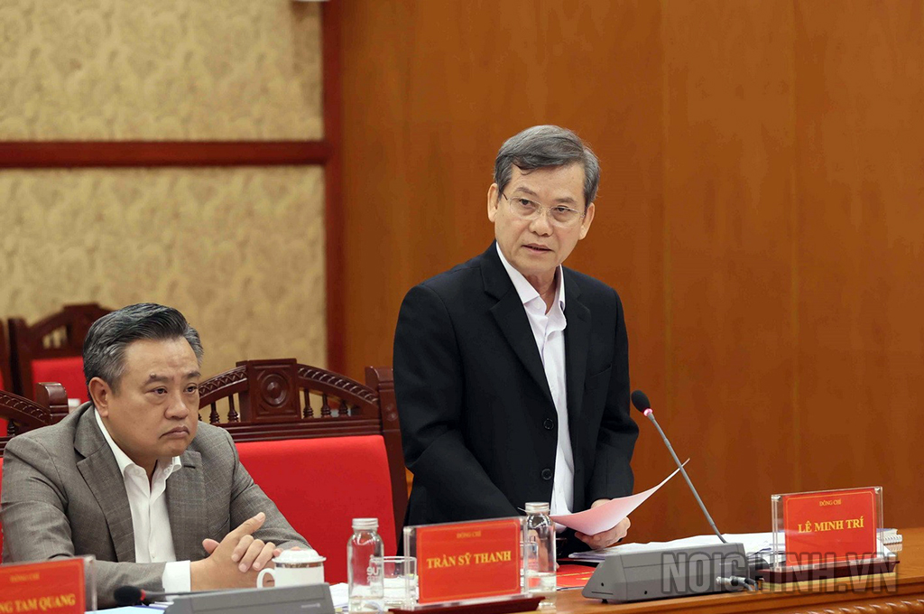 Đồng chí Lê Minh Trí, Ủy viên Bộ Chính trị, Bí thư Trung ương Đảng, Trưởng Ban Nội chính Trung ương, Phó Trưởng ban Thường trực Ban Chỉ đạo Trung ương về phòng, chống tham nhũng, lãng phí, tiêu cực phát biểu tại Cuộc họp