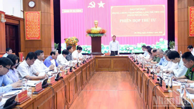 Quang cảnh Phiên họp