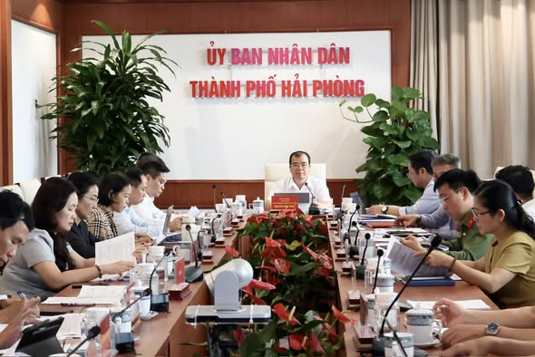 Một Cuộc họp của Ủy ban nhân dân Thành phố Hải Phòng