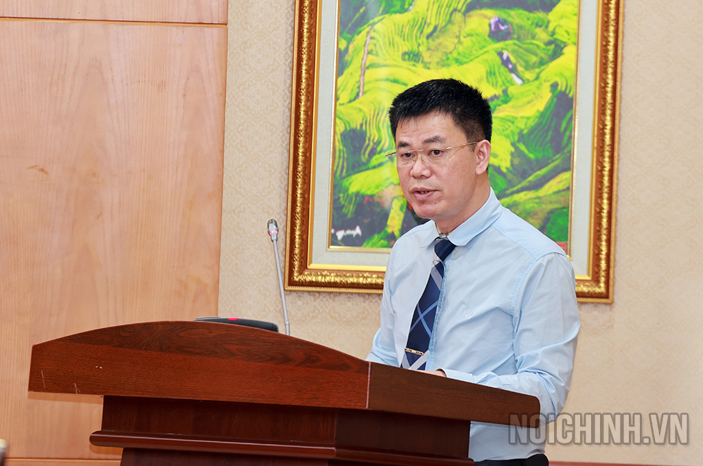 Đồng chí Nguyễn Văn Toàn, Phó Chánh Văn phòng Ban Nội chính Trung ương công bố các Quyết định khen thưởng