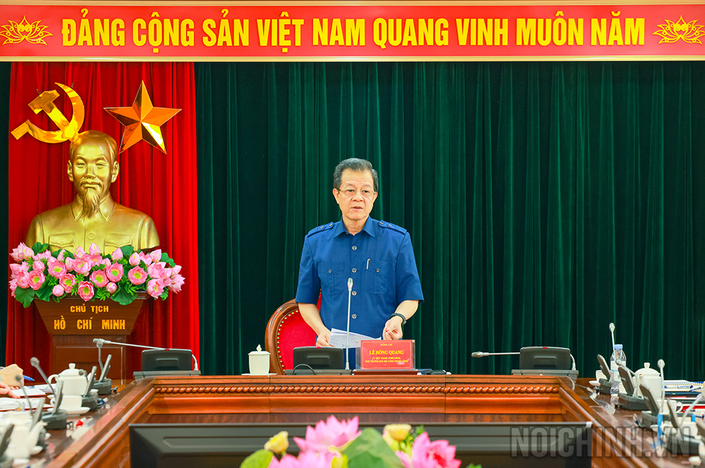 Đồng chí Lê Hồng Quang, Ủy viên Trung ương Đảng, Phó Trưởng Ban Nội chính Trung ương phát biểu tại buổi làm việc