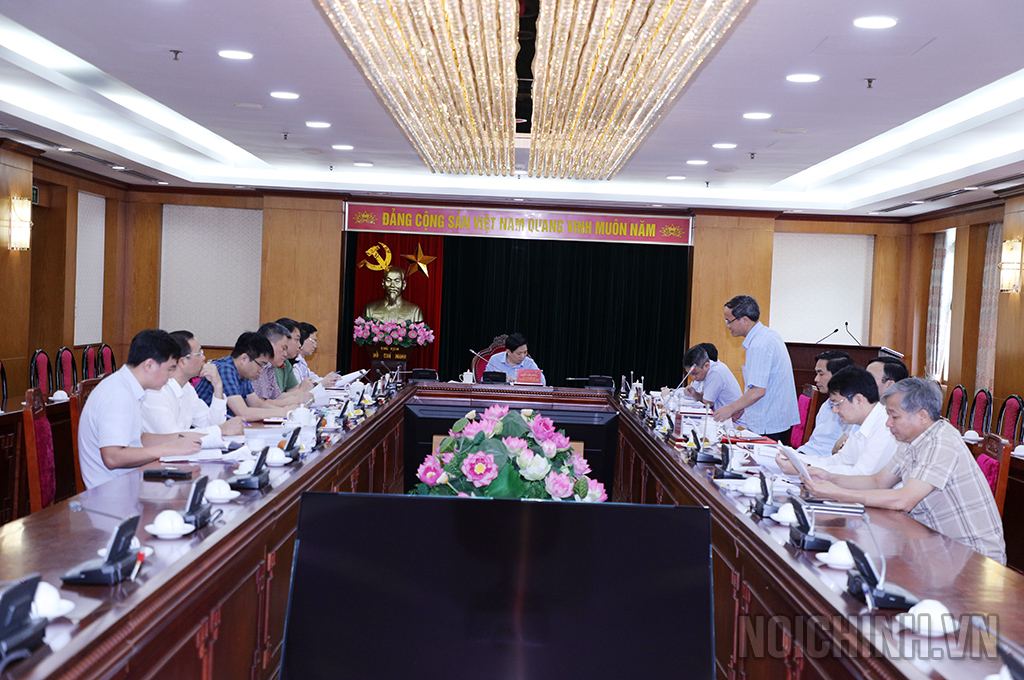 Quang cảnh cuộc họp