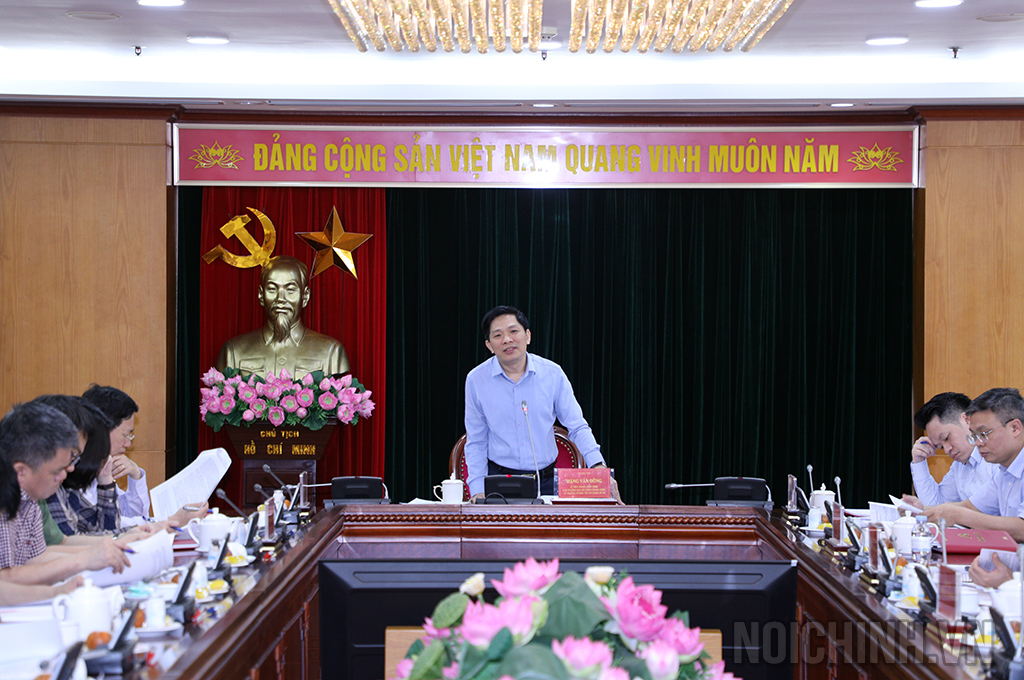 Đồng chí Đặng Văn Dũng, Ủy viên Trung ương Đảng, Phó Trưởng Ban Nội chính Trung ương, Tổ trưởng Tổ Biên tập xây dựng Đề án phát biểu