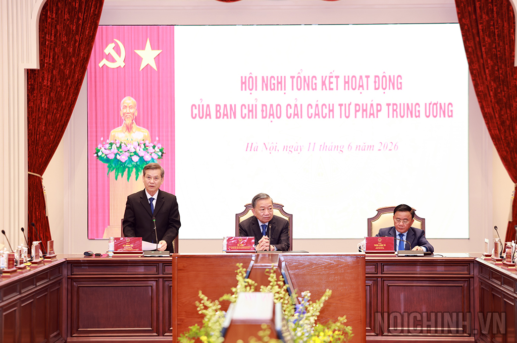 Đồng chí Lê Minh Trí, Ủy viên Bộ Chính trị, Bí thư Trung ương Đảng, Trưởng Ban Nội chính Trung ương, Phó Trưởng ban Thường trực Ban Chỉ đạo Cải cách tư pháp Trung ương phát biểu 