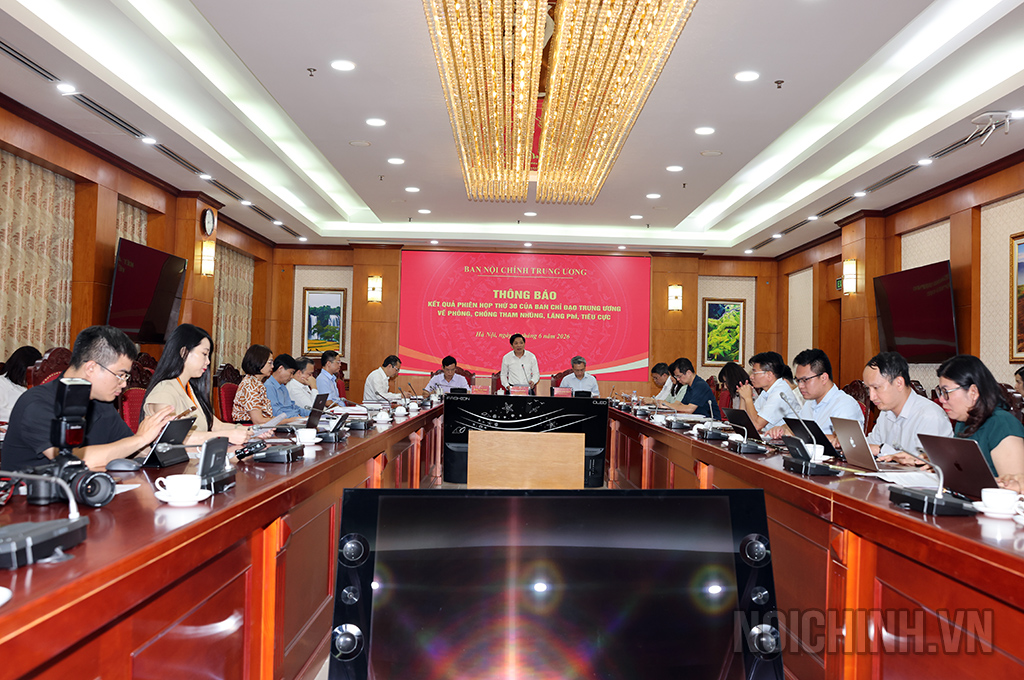 Quang cảnh buổi làm việc