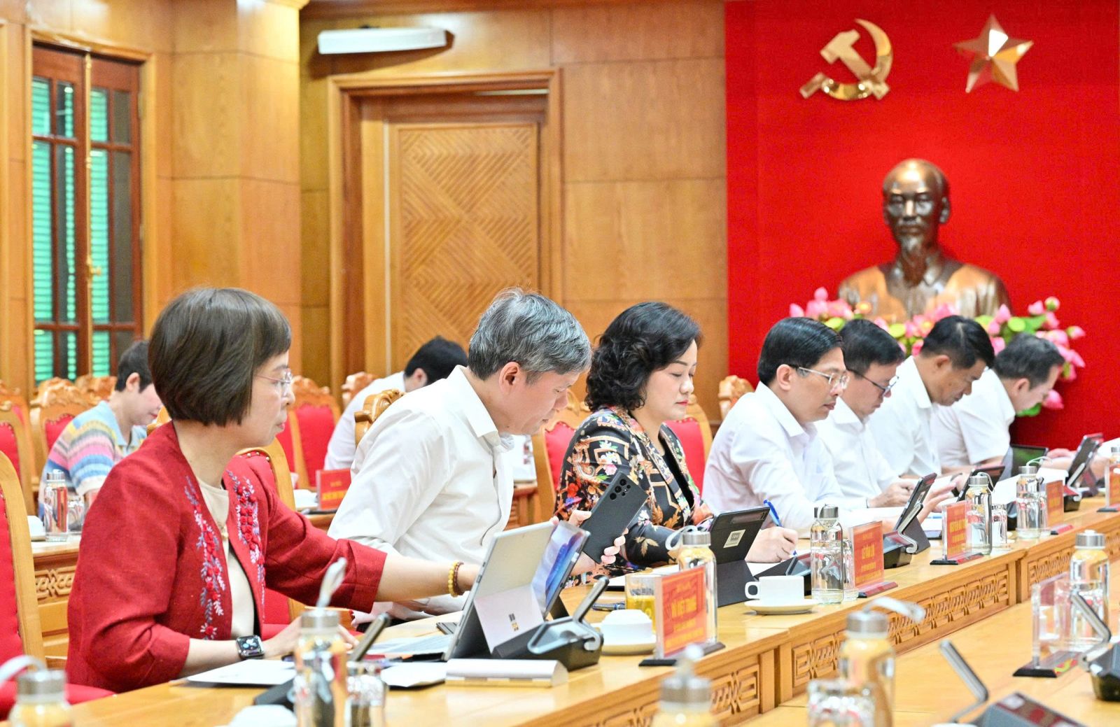 Các đại biểu dự họp Ban Thường vụ Đảng ủy các cơ quan Đảng Trung ương