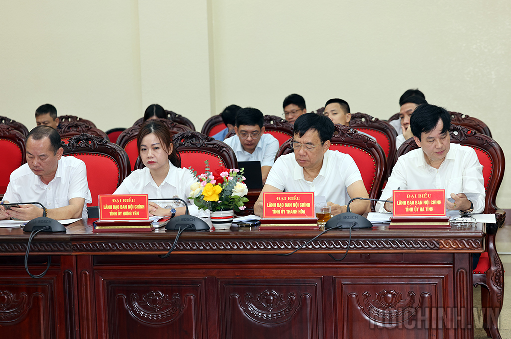 Các đại biểu tham dự Hội nghị