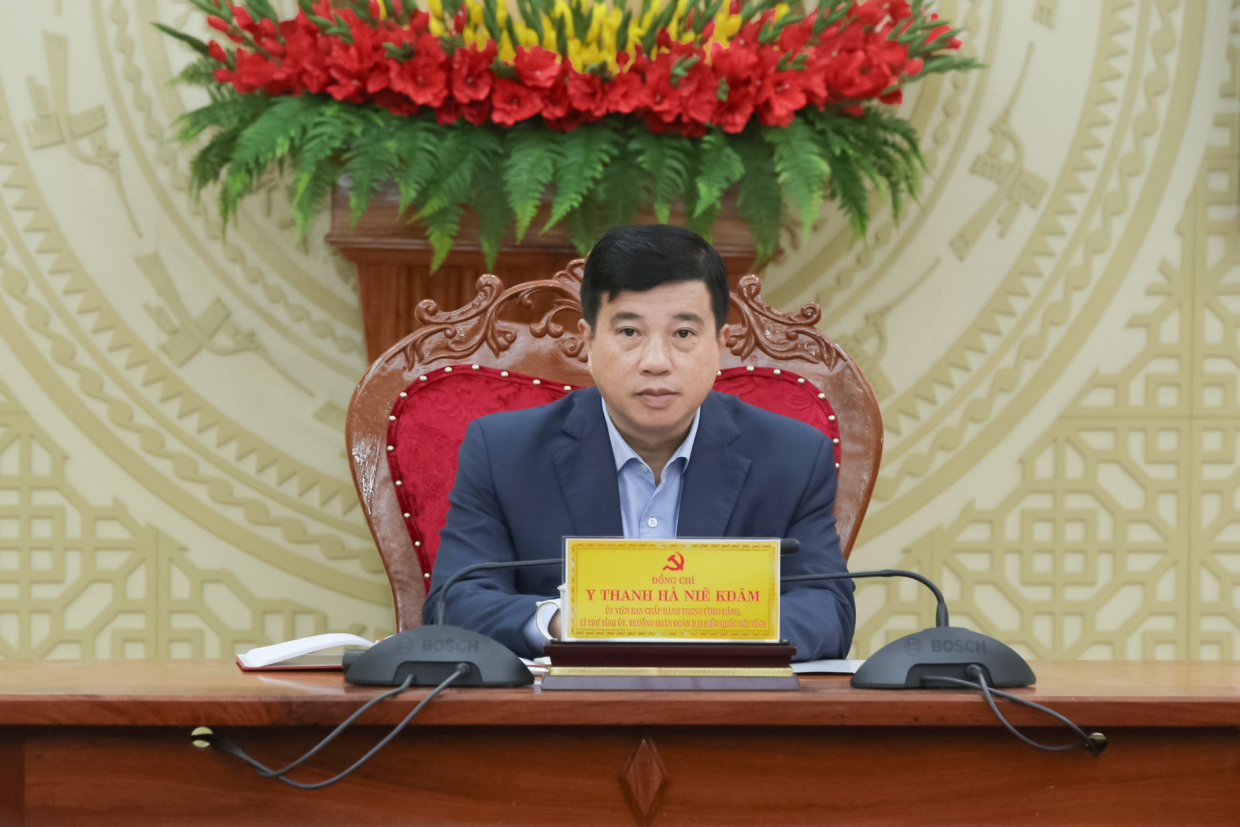 Đồng chí Y Thanh Hà Niê Kđăm, Ủy viên Ban Chấp hành Trung ương Đảng, Bí thư Tỉnh ủy, Trưởng Đoàn ĐBQH tỉnh, Trưởng Ban Chỉ đạo phòng, chống tham nhũng, lãng phí, tiêu cực tỉnh Lâm Đồng chủ trì cuộc họp