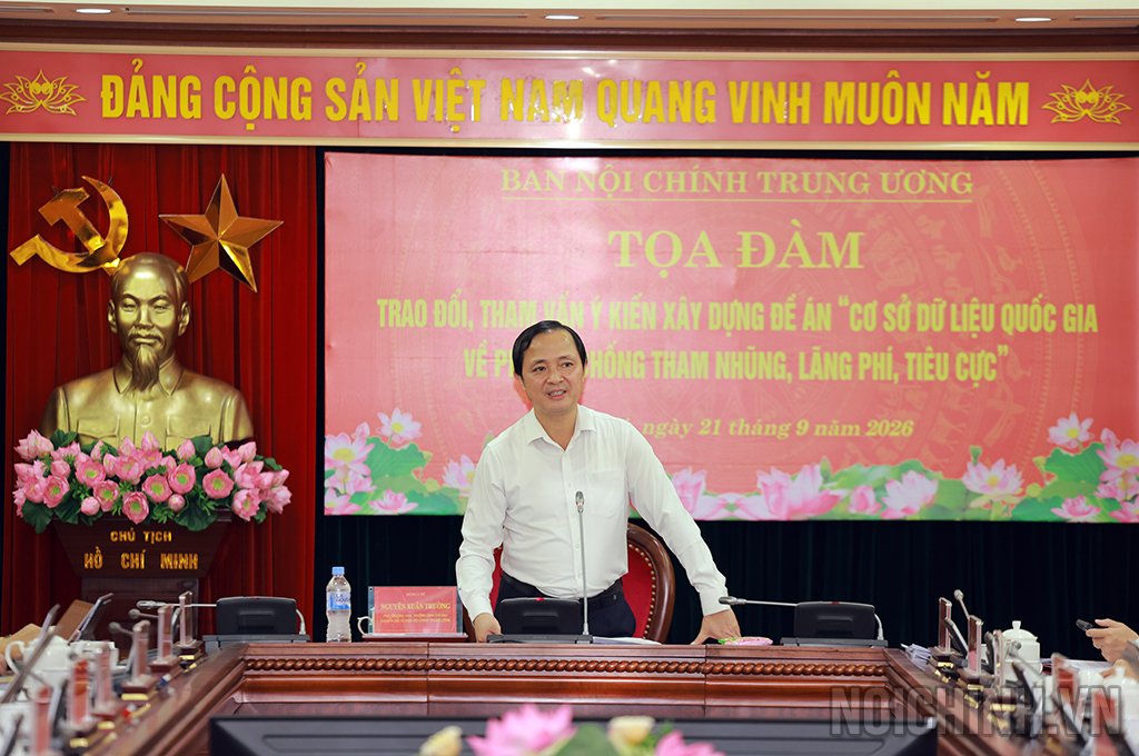 Đồng chí Nguyễn Xuân Trường, Phó Trưởng ban, Trưởng Ban Chỉ đạo chuyển đổi số cơ quan phát biểu