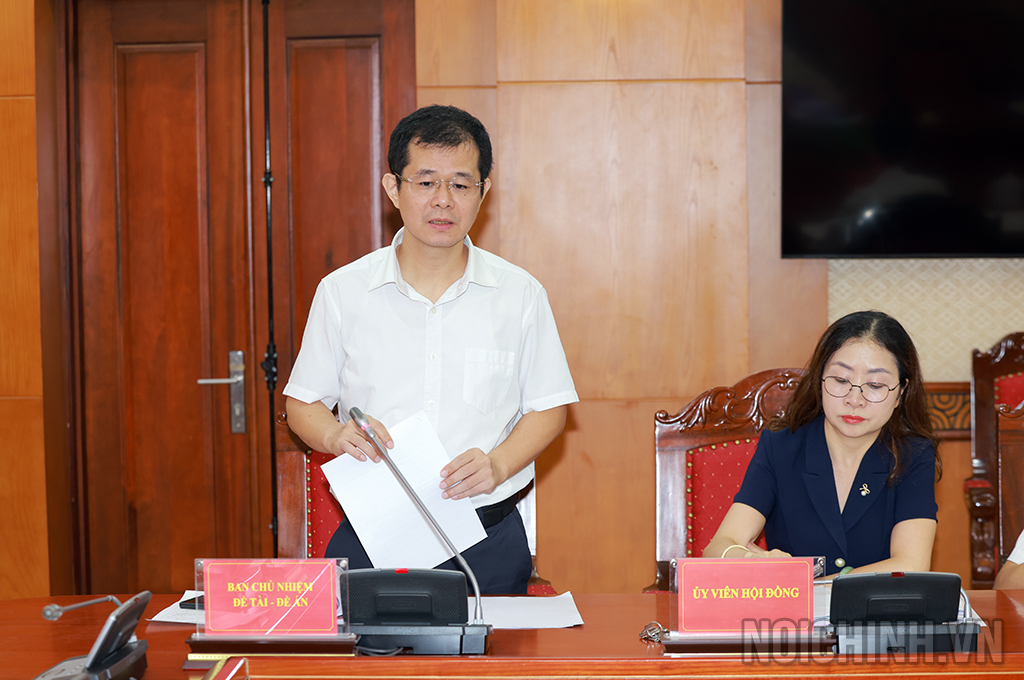 TS. Nguyễn Hà Thanh, Phó Vụ trưởng Vụ Pháp luật, Ban Nội chính Trung ương chủ nhiệm đề tài trình bày tóm tắt nghiên cứu