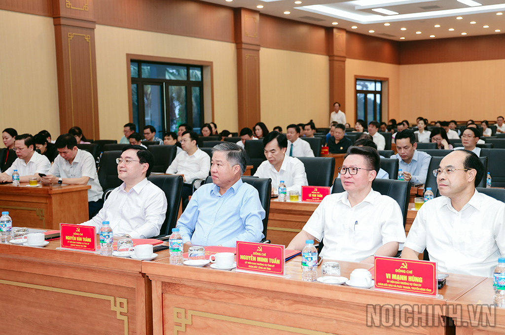 Các đại biểu dự Hội nghị