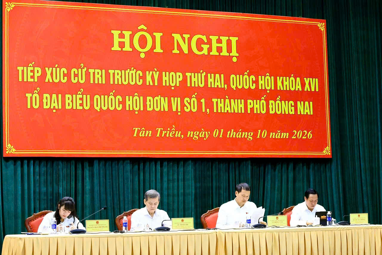 Các đồng chí chủ trì Hội nghị