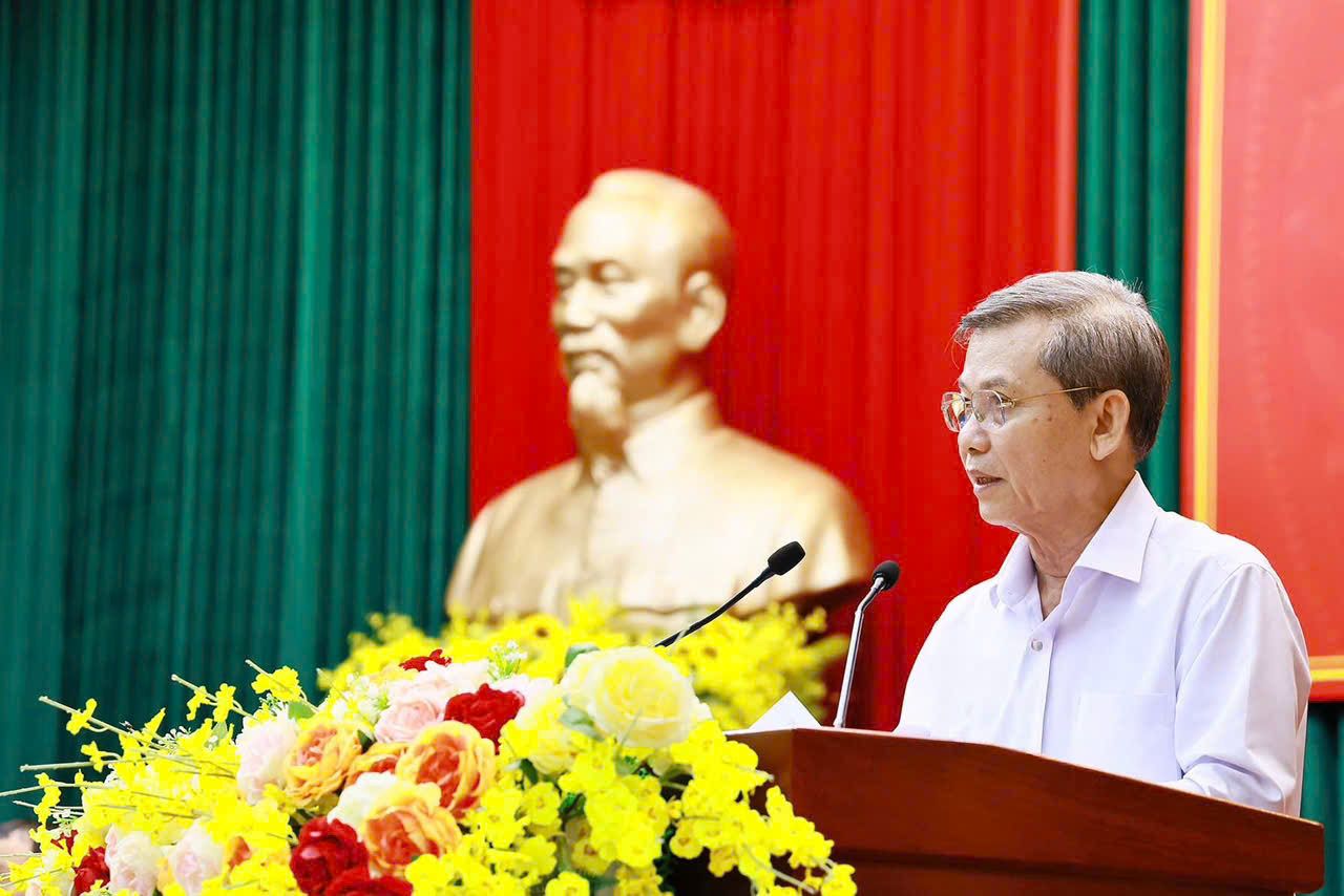 Đồng chí Lê Minh Trí, Ủy viên Bộ Chính trị, Bí thư Trung ương Đảng, Trưởng ban Nội chính Trung ương phát biểu tại Hội nghị