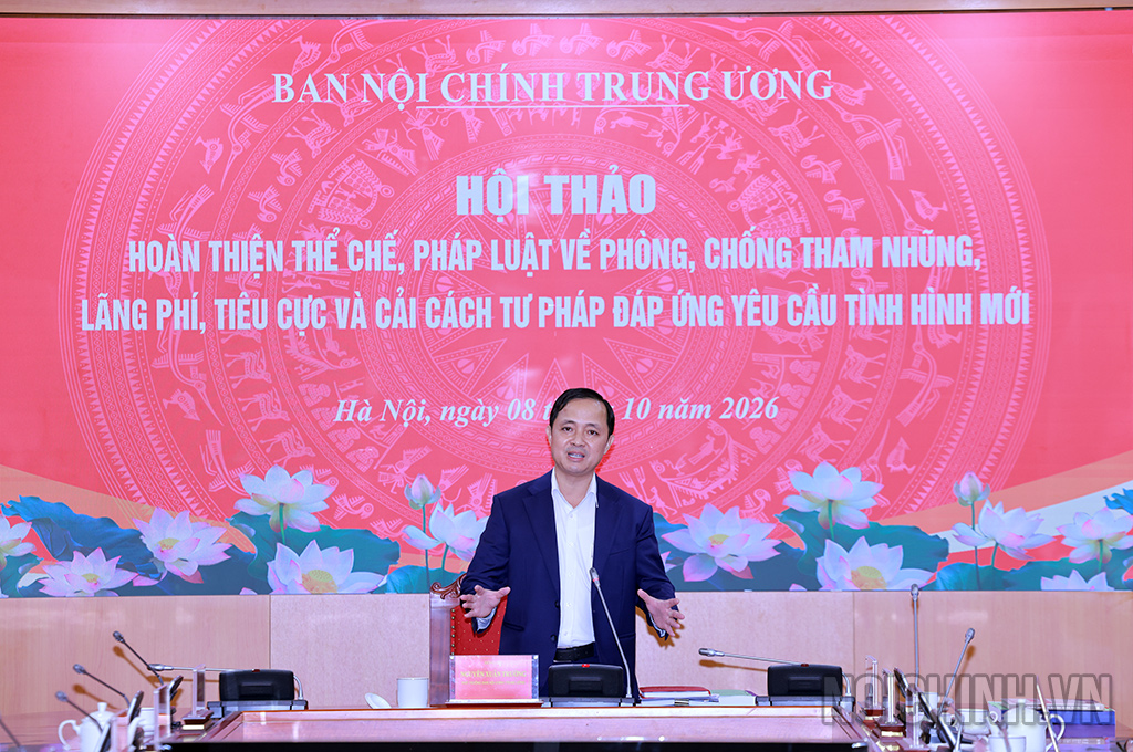 Đồng chí Nguyễn Xuân Trường, Phó Trưởng ban Nội chính Trung ương phát biểu tại Hội thảo