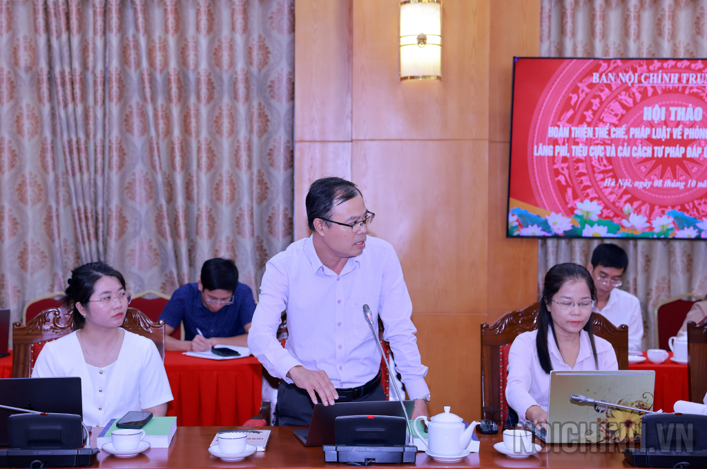 Đồng chí Phạm Ngọc Thạch, Phó trưởng Ban pháp chế, Liên đoàn thương mại công nghiệp Việt Nam (VCCI) phát biểu tại Hội thảo