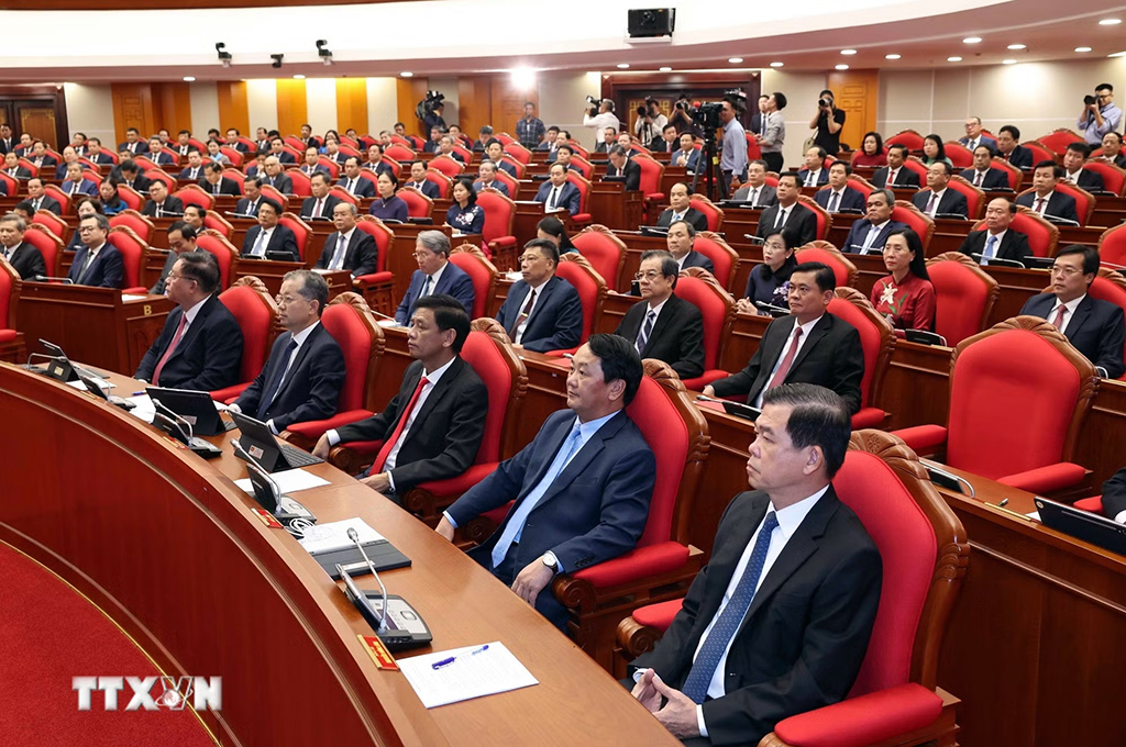 Các đại biểu tham dự phiên Bế mạc Hội nghị lần thứ tư Ban Chấp hành Trung ương Đảng khóa XIV. (Ảnh: Thống Nhất/TTXVN)
