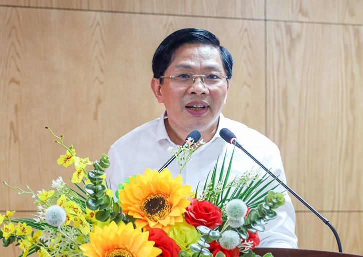 Đồng chí Đặng Văn Dũng, Ủy viên Trung ương Đảng, Phó Bí thư Thường trực Tỉnh ủy Cà Mau phát biểu kết luận tại Hội nghị
